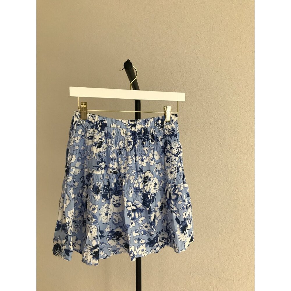 Dillard's Copper Key Blue & White Mini Floral Skirt